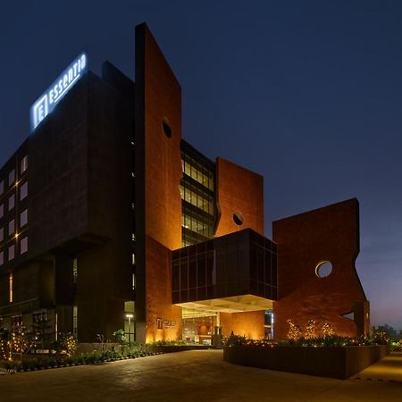 Essentia Luxury Hotel Indore Eksteriør billede