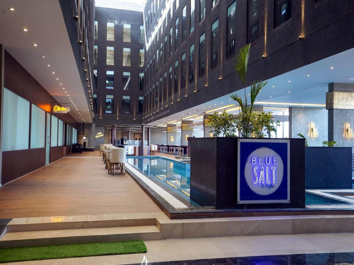 Essentia Luxury Hotel Indore Eksteriør billede