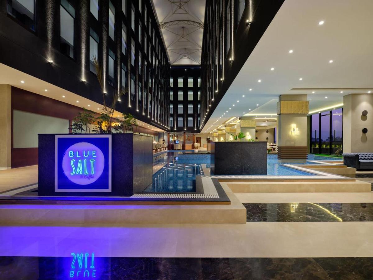 Essentia Luxury Hotel Indore Eksteriør billede