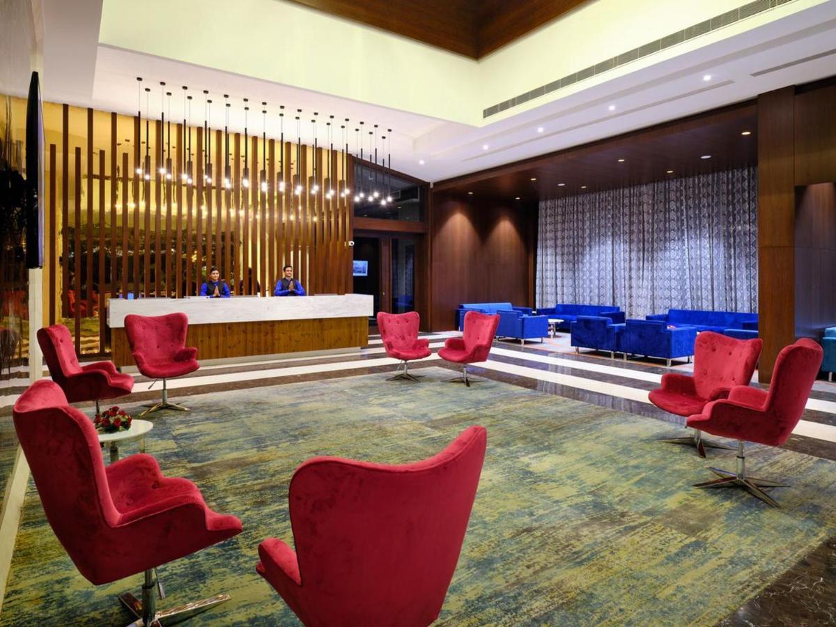Essentia Luxury Hotel Indore Eksteriør billede