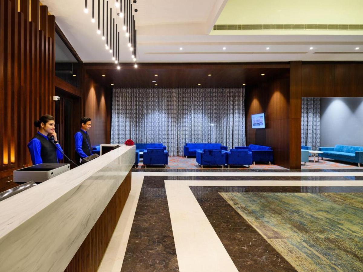 Essentia Luxury Hotel Indore Eksteriør billede