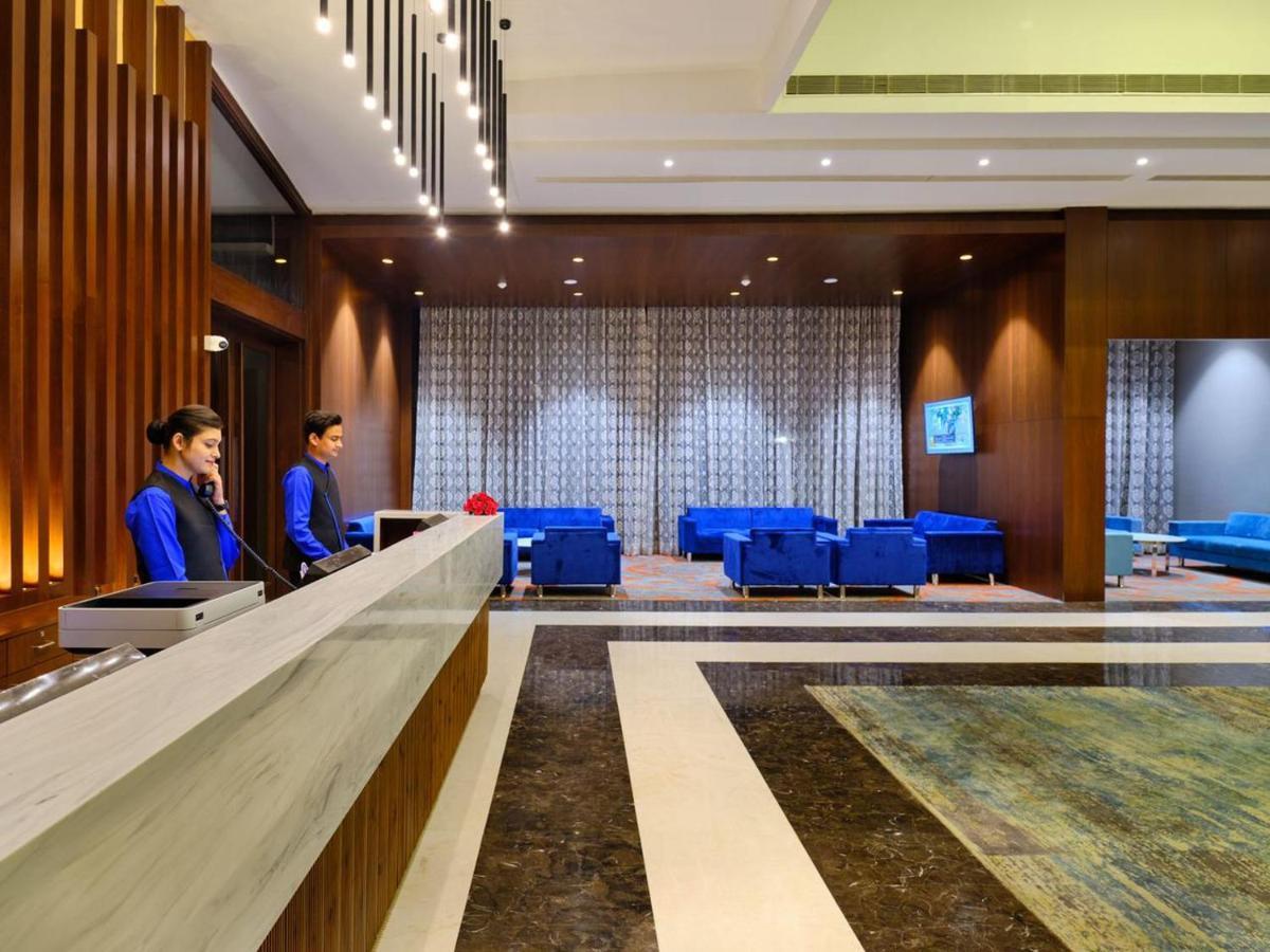 Essentia Luxury Hotel Indore Eksteriør billede